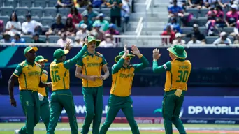 South Africa cruise to opening T20 tri-series win over Zimbabwe South Africa cruise to opening T20 tri-series win over Zimbabwe