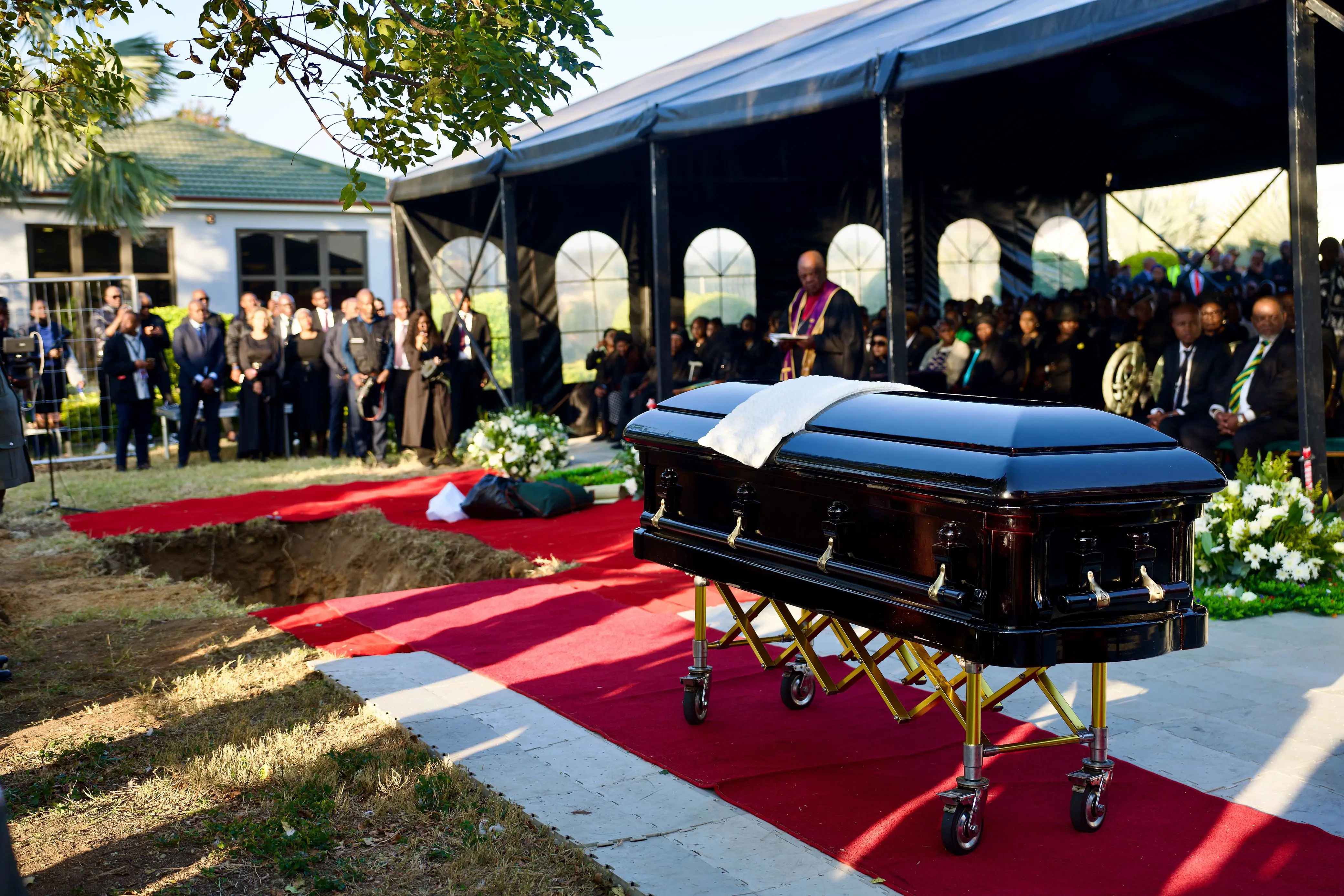Former Deputy President David Mabuza's coffin at his final resting place in Barberton. Picture: Katlego Jiyane/EWN Former Deputy President David Mabuza's coffin at his final resting place in Barberton. Picture: Katlego Jiyane/EWN