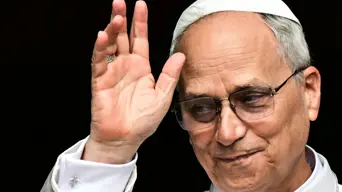 Thousands attend Pope Leo's first Angelus prayer Thousands attend Pope Leo's first Angelus prayer