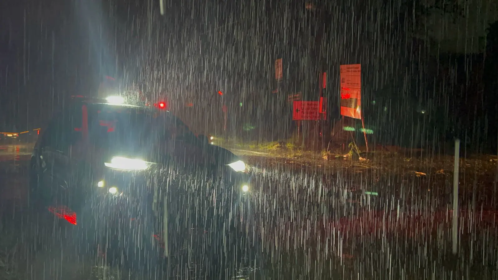 Heavy rains have caused flooding in parts of the eThekwini Metropolitan Municipality on 13 March 2025. Picture: Nhlanhla Mabaso/Eyewitness News Heavy rains have caused flooding in parts of the eThekwini Metropolitan Municipality on 13 March 2025. Picture: Nhlanhla Mabaso/Eyewitness News