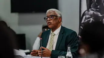 Mbenenge apologises to SA for his 'clandestine chats' with Mengo becoming 'a public spectacle' Mbenenge apologises to SA for his 'clandestine chats' with Mengo becoming 'a public spectacle'