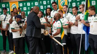 Hundreds of fans welcome Proteas home after World Test Championship victory Hundreds of fans welcome Proteas home after World Test Championship victory