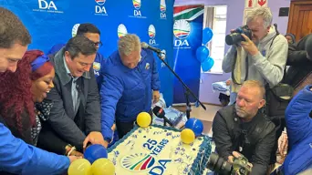 DA celebrates 25th anniversary handing out blankets to pensioners in Hanover Park DA celebrates 25th anniversary handing out blankets to pensioners in Hanover Park